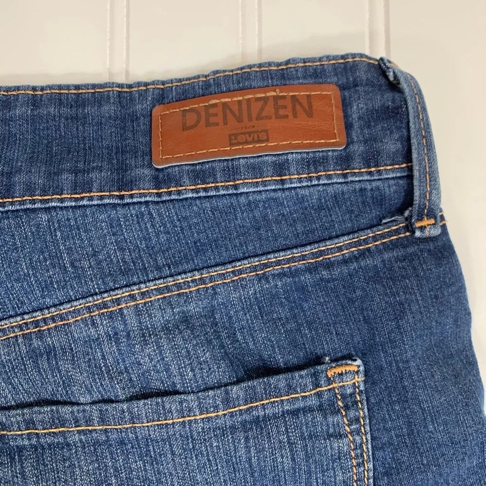 LEVI’S Denizen High -Rise Stretch Blue SHORTS - Picture 4 of 5